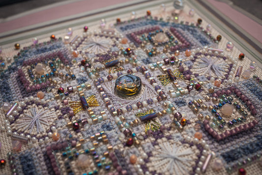 Courtyard Pearl -MINI