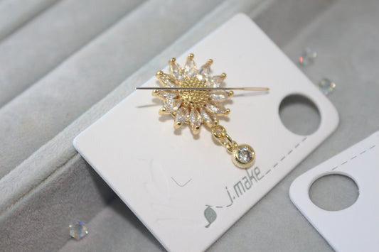IMAKE Crystal Sunflower Needle Minder – Magnetic Accessory for Cross Stitch & Sewing Crafts (Not Sold Separately)