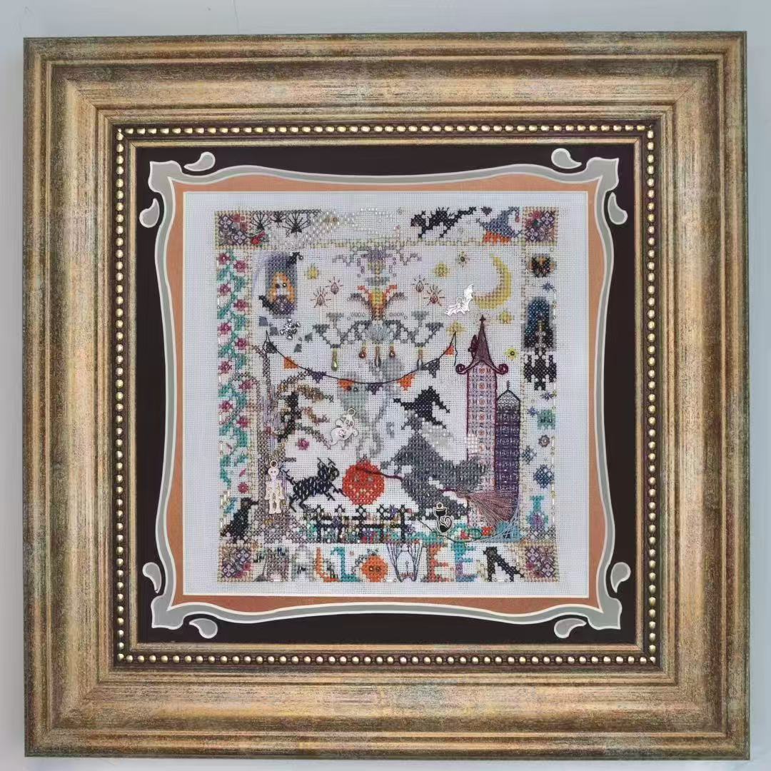 Halloween Fantasy Embroidery Kit (i-Fabric-045)