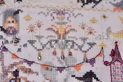 Halloween Fantasy Embroidery Kit (i-Fabric-045)