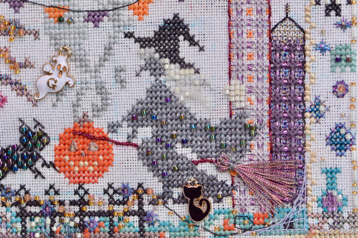 Halloween Fantasy Embroidery Kit (i-Fabric-045)