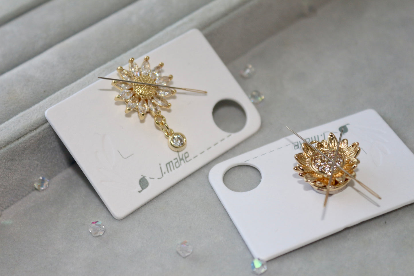 IMAKE Crystal Sunflower Needle Minder – Magnetic Accessory for Cross Stitch & Sewing Crafts (Not Sold Separately)