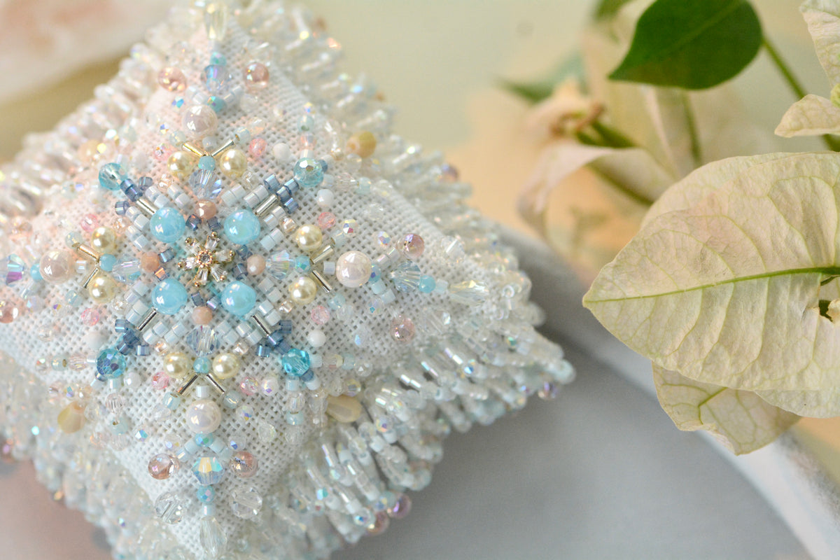 Cross-Stitch Needle Minder Kit