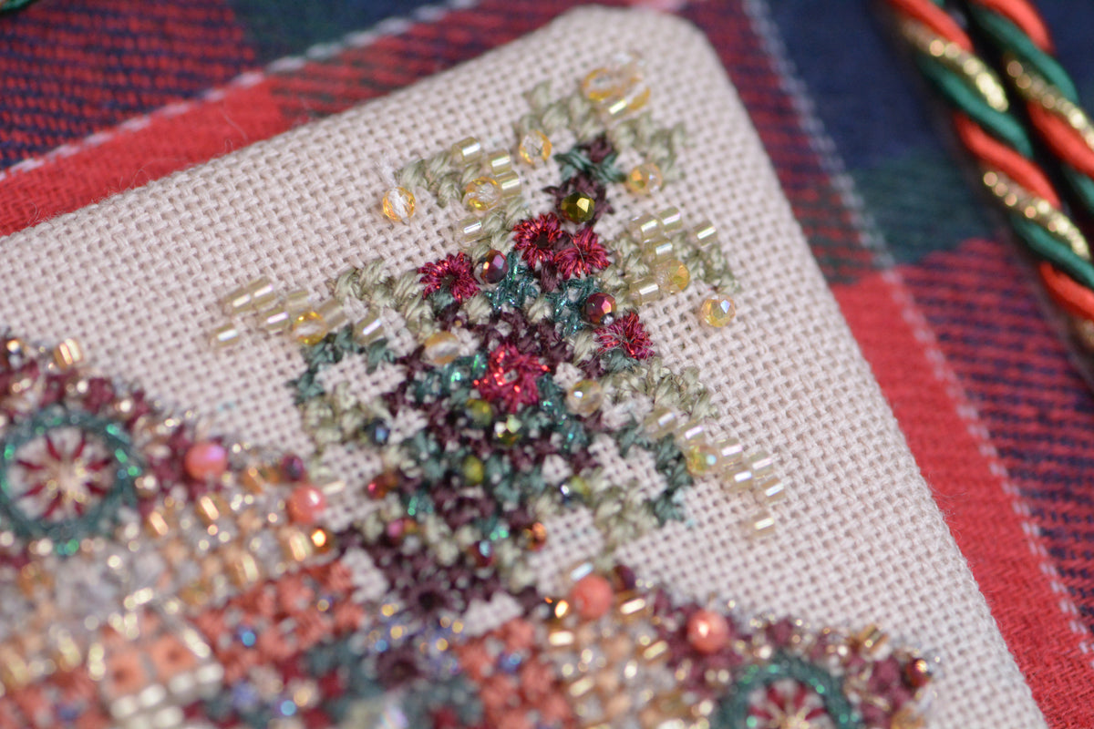 Christmas Cross Stitch Kit – DIY Gifts (2 Kits + Free Scarf & Hat 🎁)