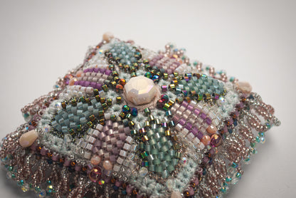 Tulip Pincushion （Center Detail of Tulip）-MINI
