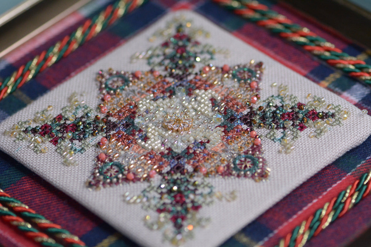 Christmas Cross Stitch Kit – DIY Gifts (2 Kits + Free Scarf & Hat 🎁)